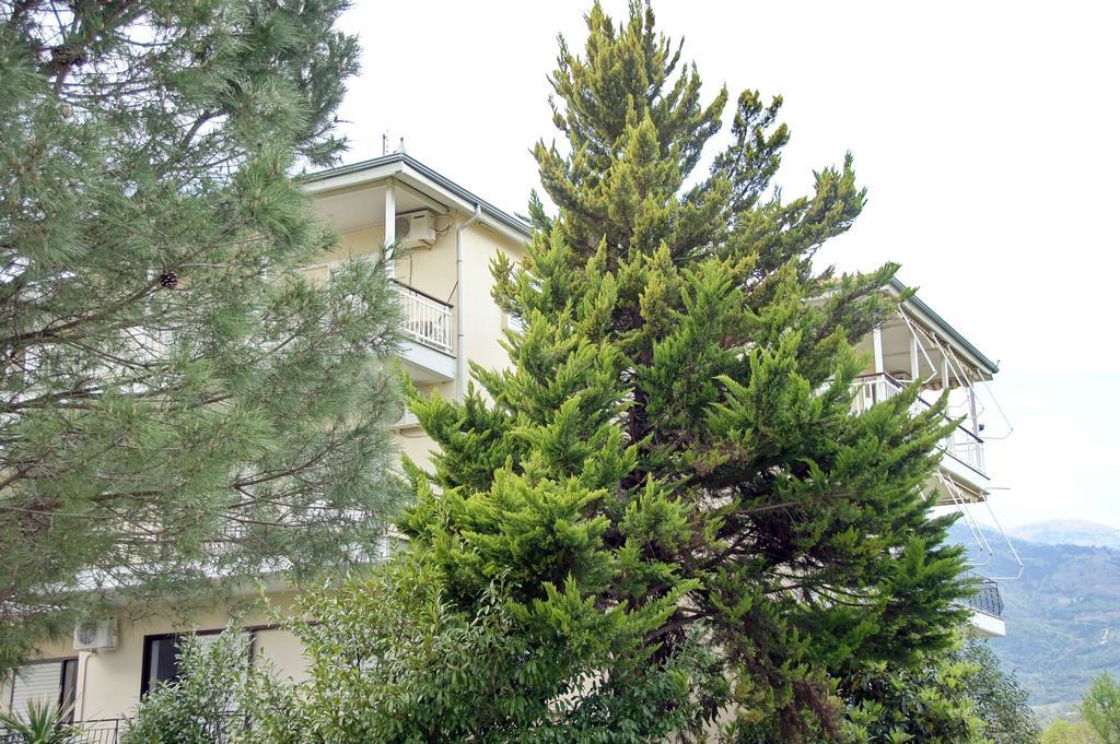 Hotel Geromichalos Paralia Skotinis Exterior photo