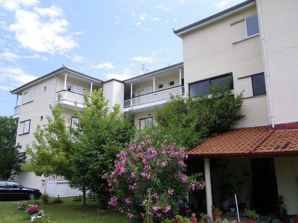 Hotel Geromichalos Paralia Skotinis Exterior photo